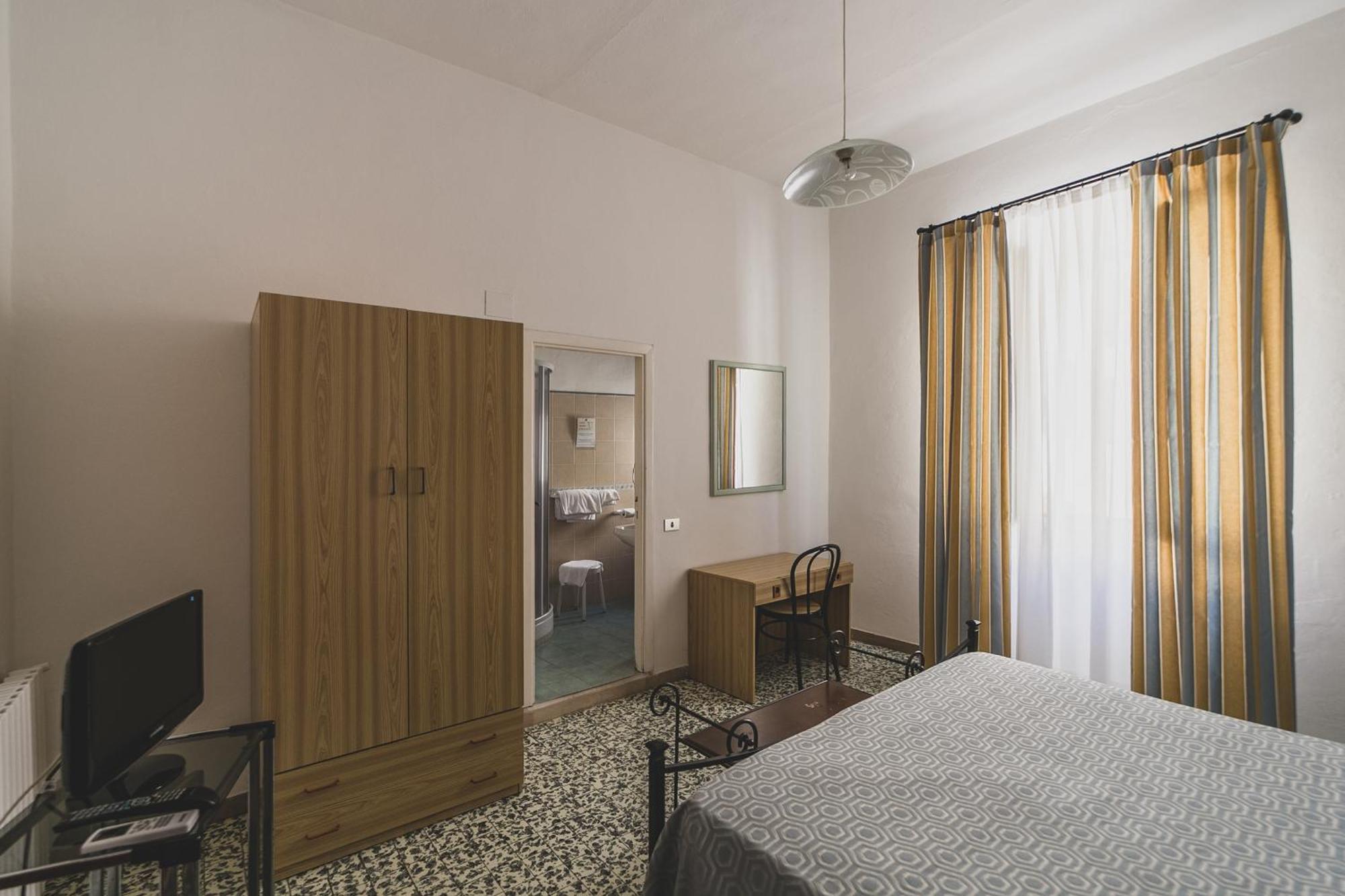 Hotel Alfiero Porto Santo Stefano  Habitación foto