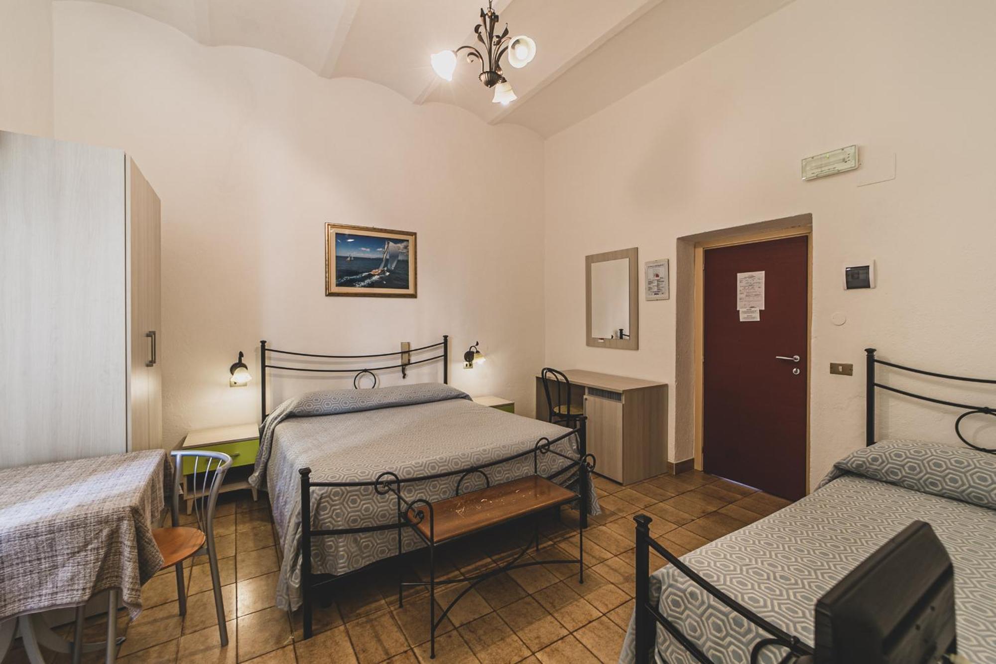 Hotel Alfiero Porto Santo Stefano  Habitación foto
