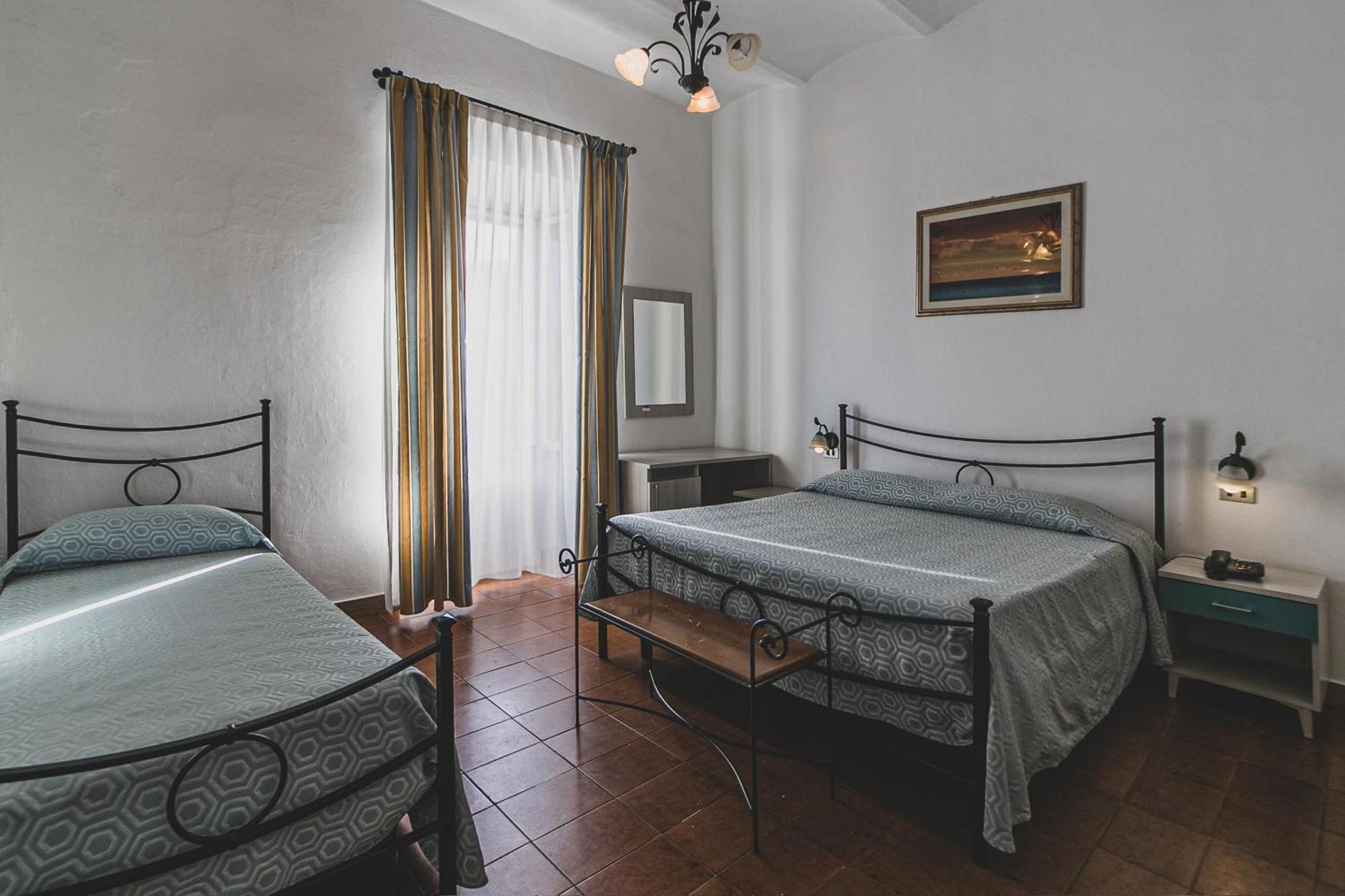 Hotel Alfiero Porto Santo Stefano  Habitación foto